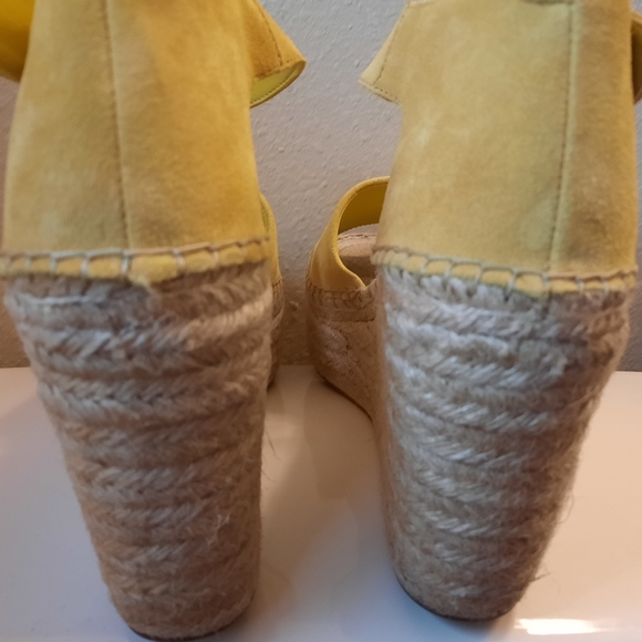 Beautiful yellow suede wedge espadrille size 9 - Picture 3 of 4